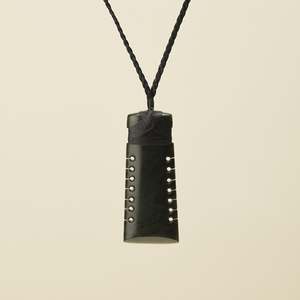 Fathers Day Gifts: Toki Notched Pounamu Large