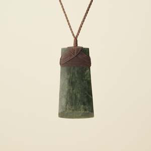 Black Friday 30 Off: Toki Kawakawa Pounamu Extra Large Pendant, Brown Binding
