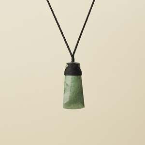 Medium Inanga Pounamu Toki, Black Binding