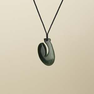 Hei Matau: Kawakawa Inanga Pounamu Hei Matau Pendant