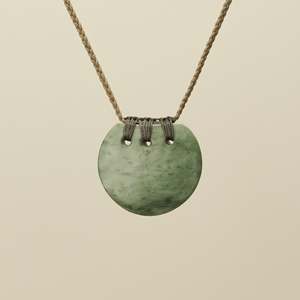 Kōuma Breastplate Inanga Pounamu Small
