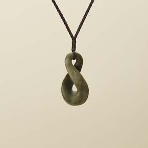 Raukaraka Pikoura Single Medium Pendant