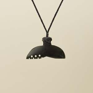 Whale's Tail Kawakawa Pounamu Medium Pendant