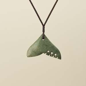 Whale's Tail Raukaraka Inanga Pounamu Medium Pendant