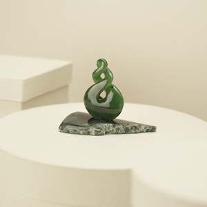 Ornaments: Small Greenstone Pikorua Sculpture