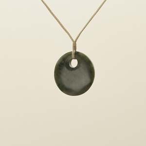Porowhita Kawakawa Pounamu Pendant
