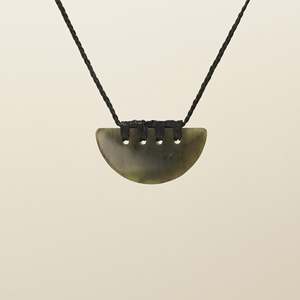 Kōuma Breastplate Kahurangi Small Pounamu Pendant