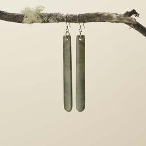 Greenstone Roimata Teardrop: Large Roimata Raukaraka Pounamu Earrings