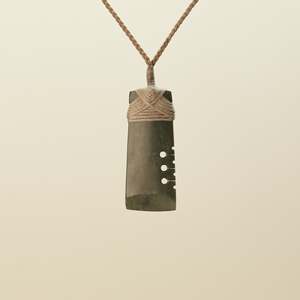 Notched Toki Raukaraka Medium Pounamu Pendant