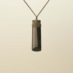 Toki Kawakawa Medium Large Pounamu Pendant