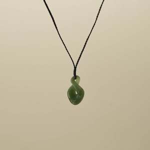 Pikorua Twist: Kahurangi Small Single Pikorua Pounamu Pendant