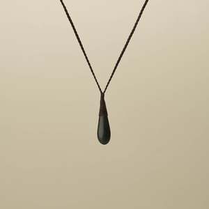 Greenstone Roimata Teardrop: Kawakawa XS Roimata Pounamu Pendant, Brown Binding