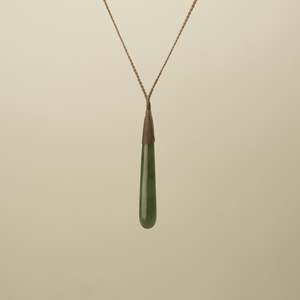 Greenstone Roimata Teardrop: Roimata Large Pounamu Pendant, Tan Binding