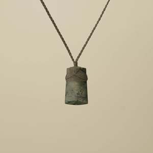 Toki Raukaraka Small Pounamu Pendant, Khaki Binding