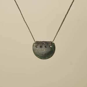 Kōuma Breastplate Kahurangi Small Pounamu Pendant