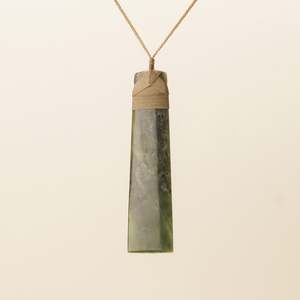 Kawakawa XL Toki Pounamu Pendant