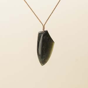 Tangiwai Large Niho Pounamu Pendant