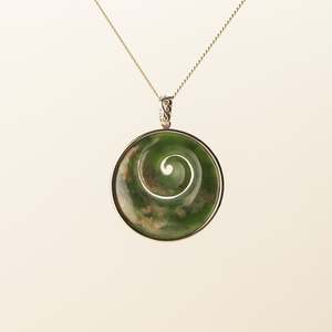 Flower Pounamu Medium Koru Pendant in 9k Gold