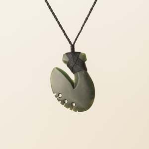 Kawakawa Medium Hei Matau Pounamu Pendant