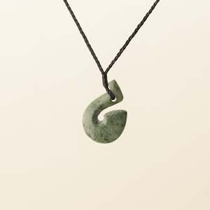 Kōkopu Small Hei Matau Pounamu Pendant