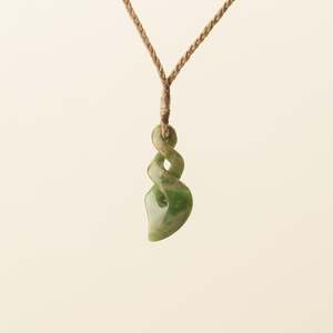 Pikorua Double Flower Pounamu, Medium
