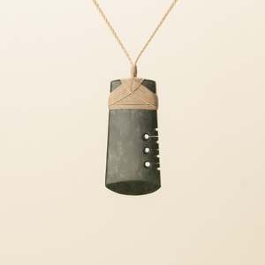 Strength: Kawakawa Large Toki Pounamu Pendant