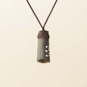 Strength: Notched Toki Medium Pounamu Pendant