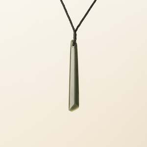 Tuakiritanga Identity: Inanga Medium/Large Toki Pounamu Pendant