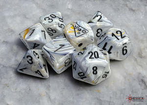Dice: Chessex: Lab Dice, Marble Calcite/Black