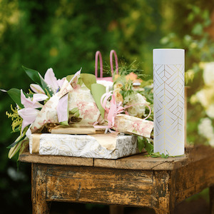 Wine Boxes: Wine Gift Case - White & Gold