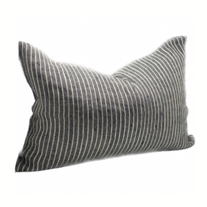 Rembrandt: Linen Cushion Long Black Stripe