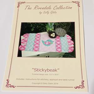 Stickybeak– Sally Giblin- Rivendale – Table Runner