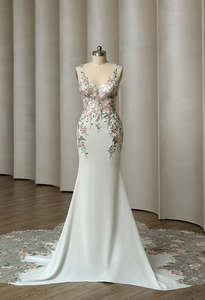 Products: Frosted Embroidery Petal Train Wedding Dress Art Kollocsion