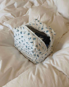 Frontpage: Floral Quilted Bag