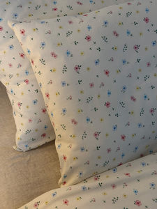 Frontpage: Hibiscus Muslin Pillowcase (Set of Two)