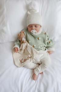 Hand Embroidered Busy Bee Chunky Knit Sweater - Pistachio