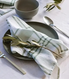 Products: Peppermint Snow Linen Napkin Set