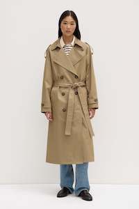 Transeasonal Dressing: Casey Signature Trench