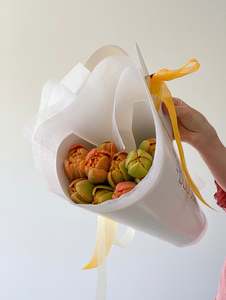 Bouquets: Seasonal En Masse Flower Carrier