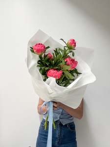 Frontpage: Peonies En Masse