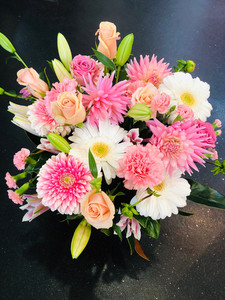 Products: arrangement 014 Astina Floral Design