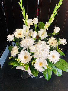 Products: arrangement 015 Astina Floral Design