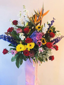 Products: arrangement on stand03 Astina Floral Design