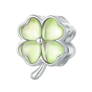 Charms: Lìvory Clover Charm
