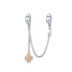 Safety Chains: Feyllin Four Leaf Clover Safety Chain