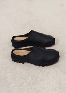 Commonplace: Anderson Slip On Black