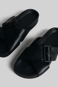Jvam: June Slide Black