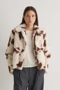 Y E R S E: Yerse Coat Faux Fur Print