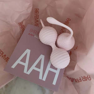 AAH PAR FEMME Kegel Balls