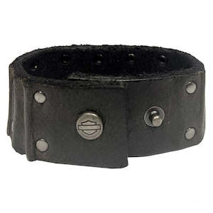 mw-mau606-blk-sm Harley Harley-Davidson Mens Ribbed Studded Leather Cuff Bracele&hellip;